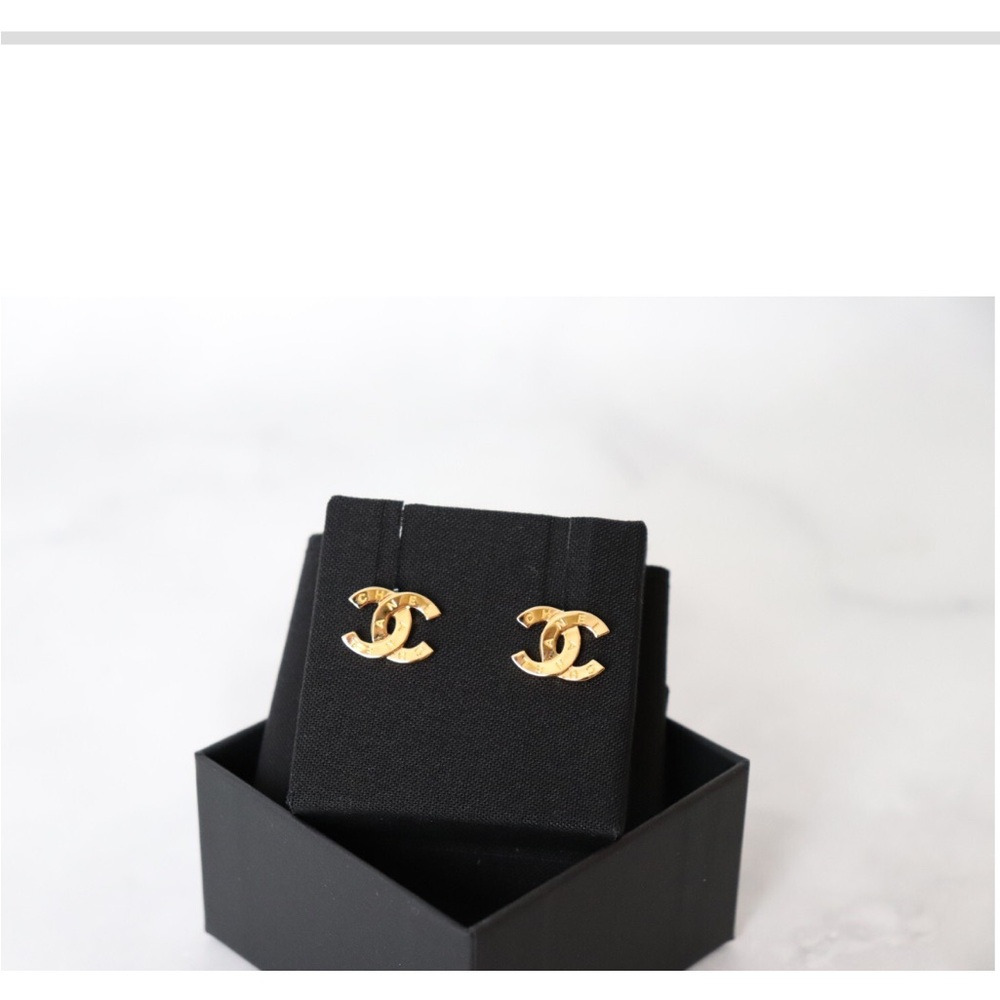 Authentic CHANEL CC stud Gold Earrings